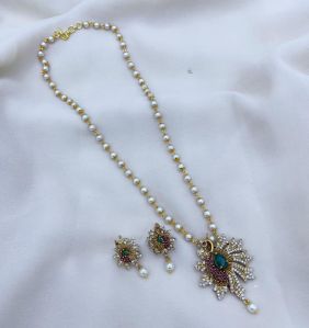 Polished Ladies Brass Peacock Pearl Pendant Set, Color : Golden(Base)