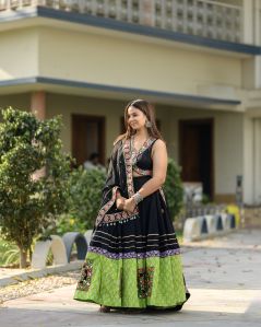 Women's Navratri Special Mirror Work Lehenga Choli