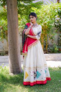 Women's Navratri Special Pink Whte Mirror Work Ghagra Choli