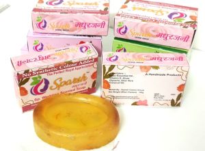 Sparsh Madhurajni Bath Soaps, Color : Red, Form : Solid