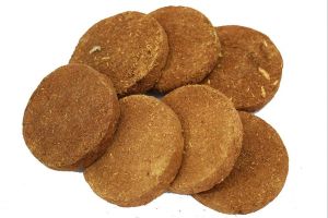 Desi HF Cow Dung Cake, Color : Brown, Packaging Type : PP Bag