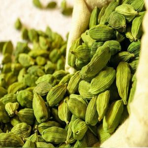 Green Dried Cardamom Seeds