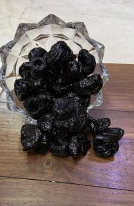 Pitted Prunes, Color : Dark, Packaging Type : 1Kg