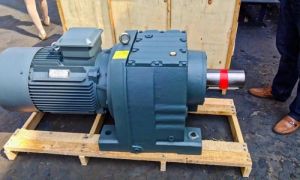 Typically Made OF Steel Parallel Shaft Helical Gearbox