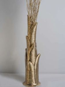 Brass Banana Leaf Vase, Color : Golden