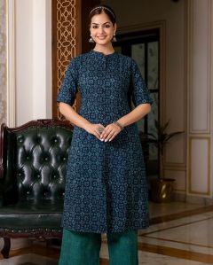 Ladies Minimalist Muse Cotton A Line Kurti Set