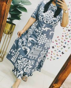 Ladies Naturally Styled Cotton A Line Kurti Set