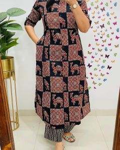 Ladies Print Perfection Cotton A Line Kurti Set
