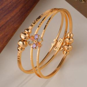Stainless Steel Flower Shaped Artificial Golden Bracelet