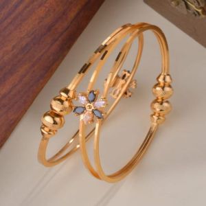 Gray Stone Flower Shaped Artificial Golden Bracelet