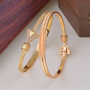 Triangle Shaped Artificial Golden Bracelet
