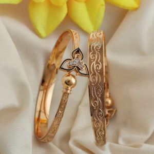 White Stone Flower Shaped Artificial Golden Bracelet
