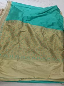 Handloom Silk Banarsi Saree, Color : Black