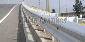 Polished Metal Beam Crash Barrier, Color : Silver for Safety Purpose
