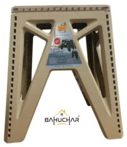 Plain Polished Plastic Folding Stools 18 Inch, Color : Brown