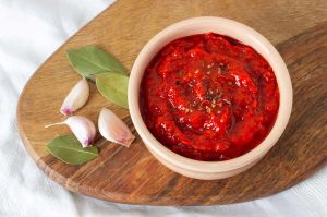 Zesty Tomato Chutney, Color : Red, Form : Paste