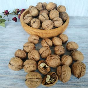 Kashmiri Kagzi Walnuts, Packaging Type : Vacuum-sealed Bag