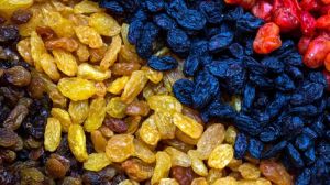 Dried Raisin, Color : Multicolor, Taste : Sweet