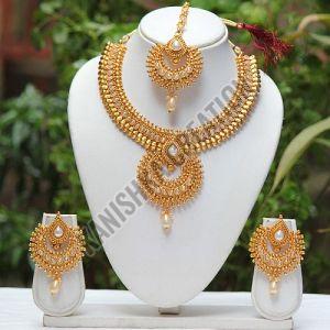 Metal Golden Beautiful Artificial Necklace Set