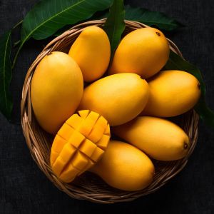 Natural Kesar Mangoes, Packaging Size : 5Kg, 10Kg, 3 Kg
