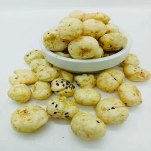 Cream Onion Makhana, Color : Creamy, Certification : FSSAI