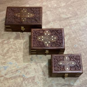 Carved Polished Wooden Boxes, Color : Brown Standard Modern