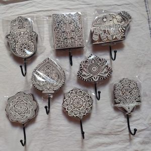 Polished Wooden Wall Hooks, Installation Type : Screw In