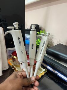 Uma Scientific 100-1000 L Variable Volume Pipette