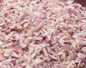 Dehydrated Pink Onion Chopped