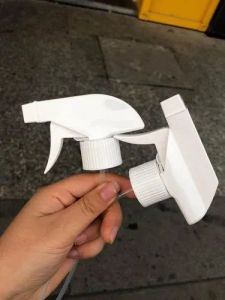 White Plastic Trigger Sprayer