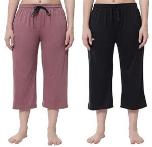 Ladies Plain Capris