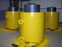 High pressure hydraulic cylinders