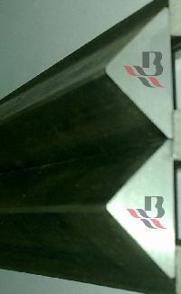 Magnetic Triangle Steel Chamfer In Formwork