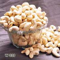 Cashew Kernels (W320)