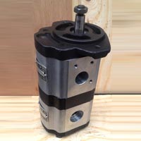 Hydraulic Pump Suitable for John Deere 3 Hole