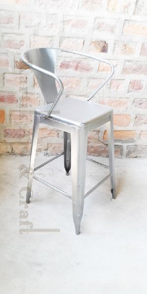 Armrest metal bar chair