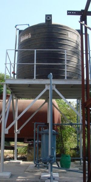 Water service tank