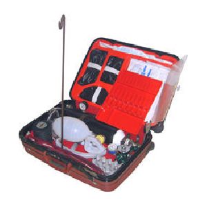 EMERGENCY RESUSCITATION FIRST AID KIT