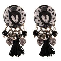 BUTTON TOP WITH TASSEL EARRING
