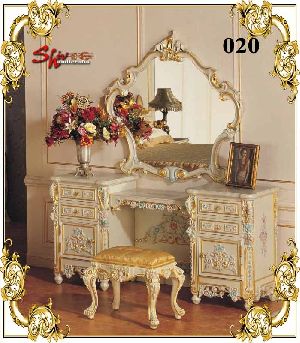 020 Wooden Dressing Table
