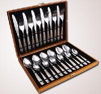 24 Pcs Cutlery Set In Wooden Box