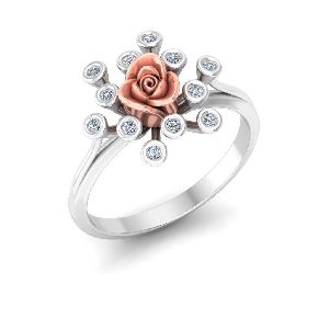White Gold Diamond Ring with Flower Pattern