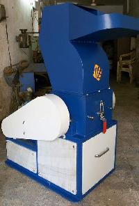Plastic scrape grinding machine