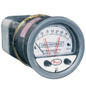 Series 43000 Capsu-Photohelic Pressure Switch
