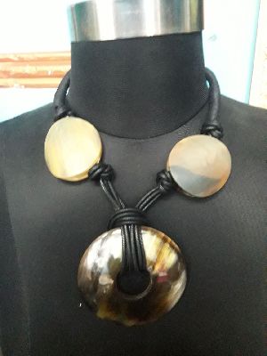 artificial necklace