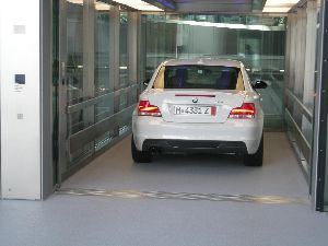 Traction Based Car Parking Lift Automatic Door