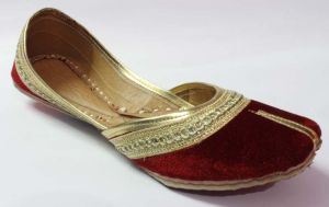 Shaneel Base Round Punjabi Jutis