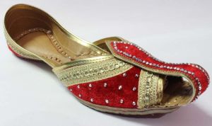 Shaneel Stone Punch Punjabi Jutis