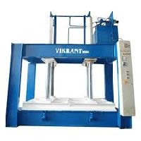 Hydraulic plywood press