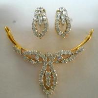 Gold Diamond Necklace Set